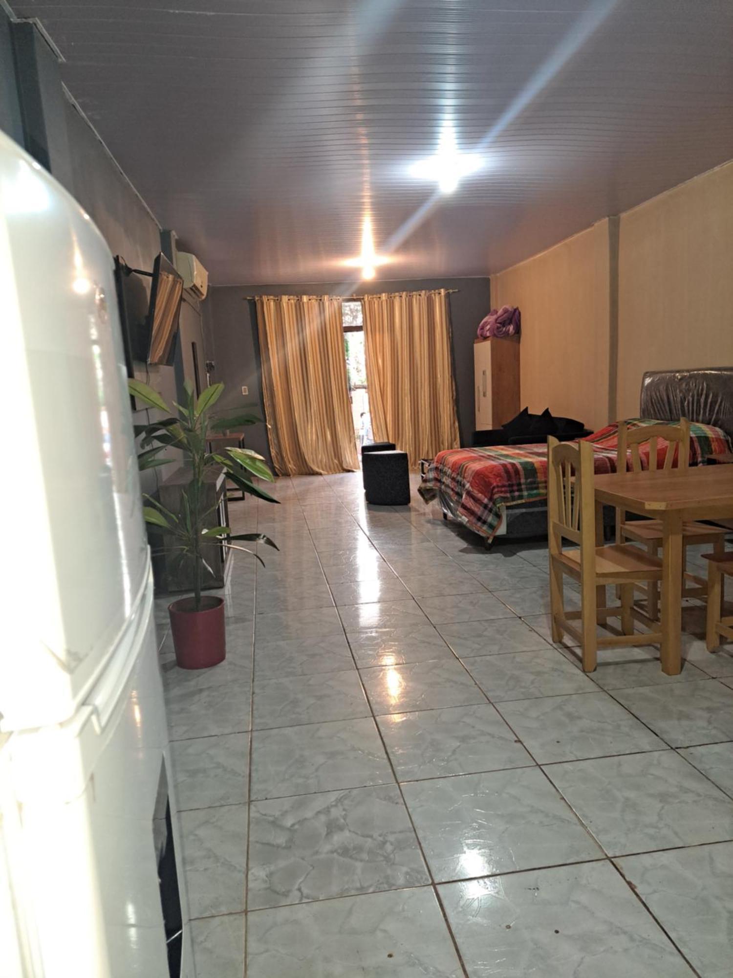 Hummingbird Hostel Сьюдад-дель-Эсте Экстерьер фото